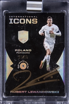 2018 Panini Eminence Soccer International Icons #II-RL Robert Lewandowski Signed Diamond Card (#10/10) - Panini Encased
